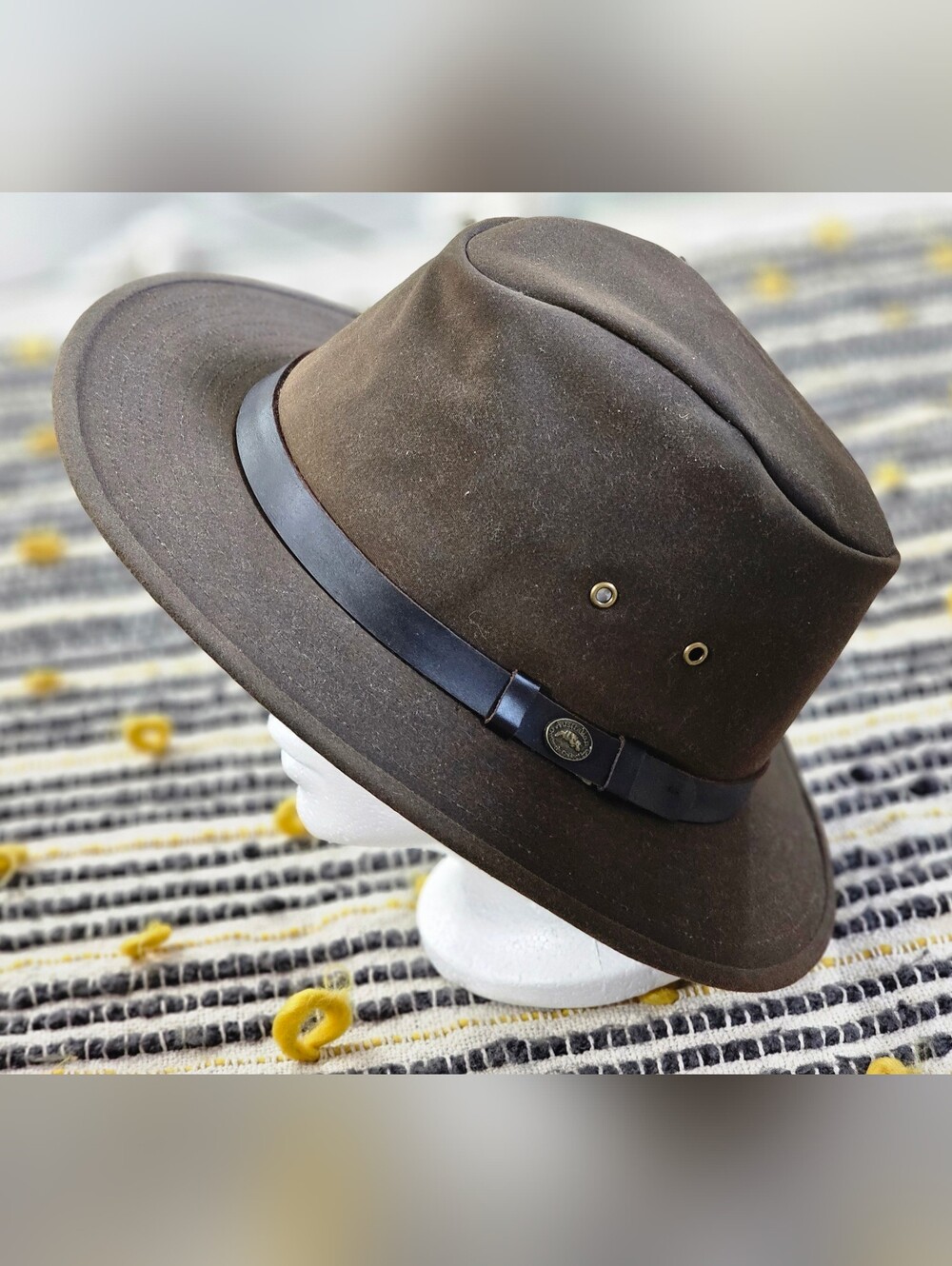 VINTAGE NEVER WORN Australian Outback Collection 100% Waxed Cotton Hat